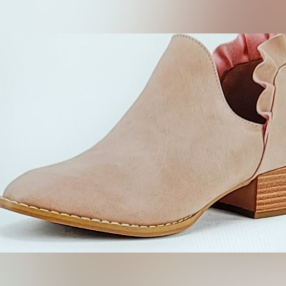 NIB  Ruffle ankle v cut out pointed toe chunky heel dressy western… - Picture 5 of 15
